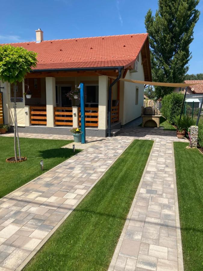 Balati Vendeghaz Lägenhet Balatonmáriafürdő Exteriör bild