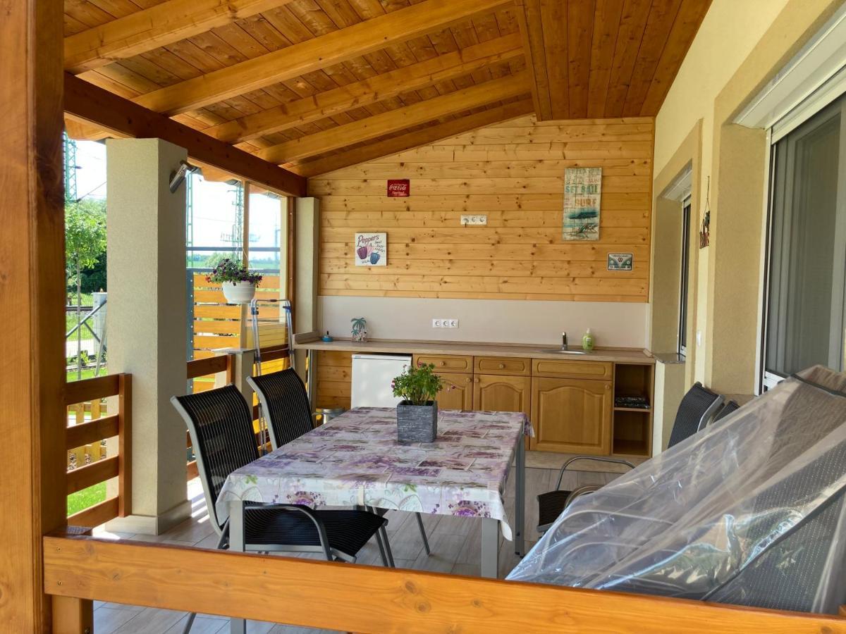 Balati Vendeghaz Lägenhet Balatonmáriafürdő Exteriör bild